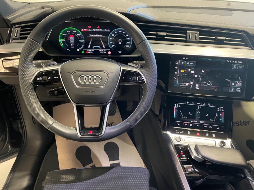 Audi e-tron 55 S-line quattro 5d