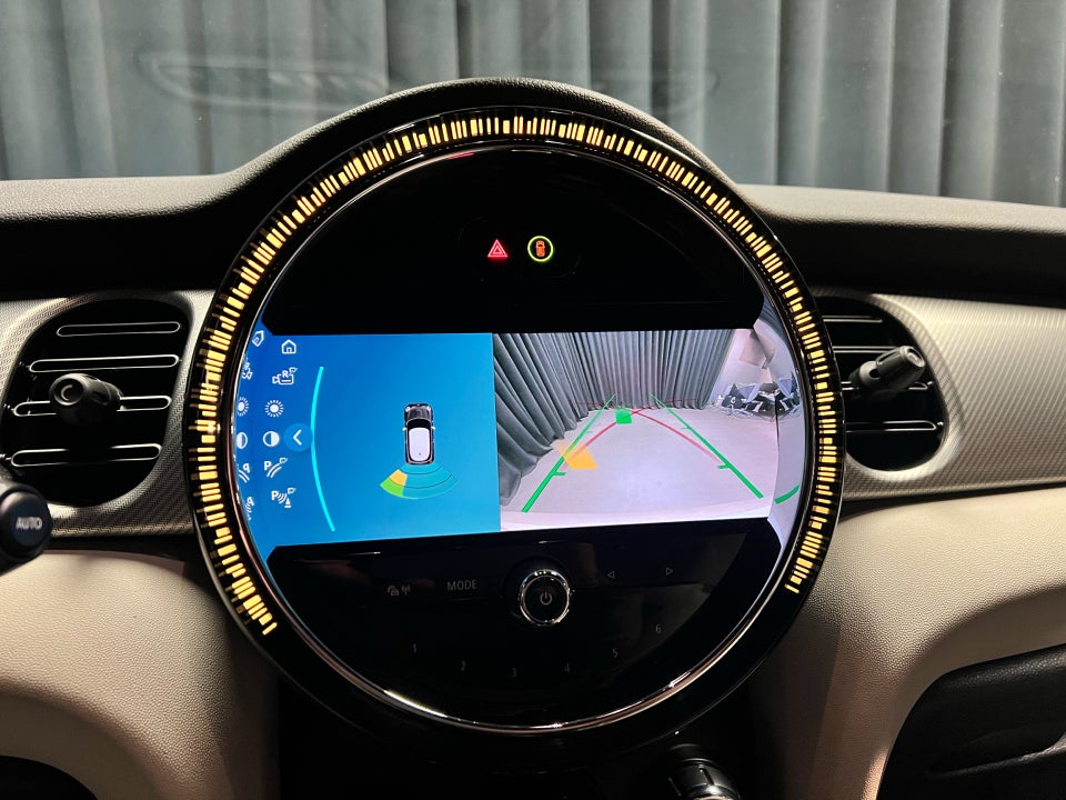 MINI Cooper SE Essential 3d