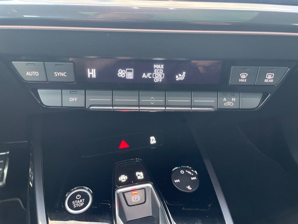 Audi Q4 e-tron 40 S-line 5d