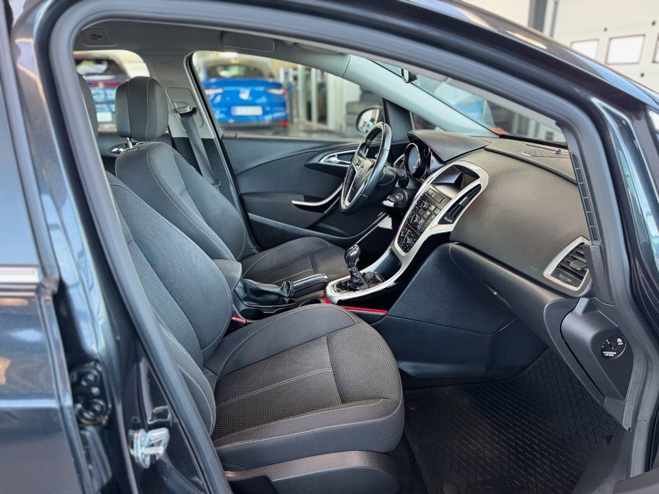 Opel Astra 1,4 T 140 Sport Sports Tourer 5d