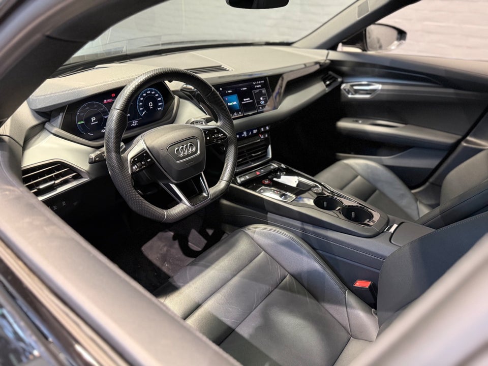 Audi e-tron GT quattro 4d