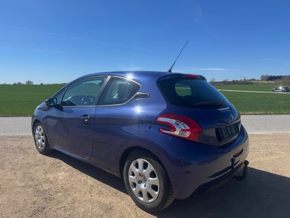 Peugeot 208 1,6 e-HDi 92 Allure 3d