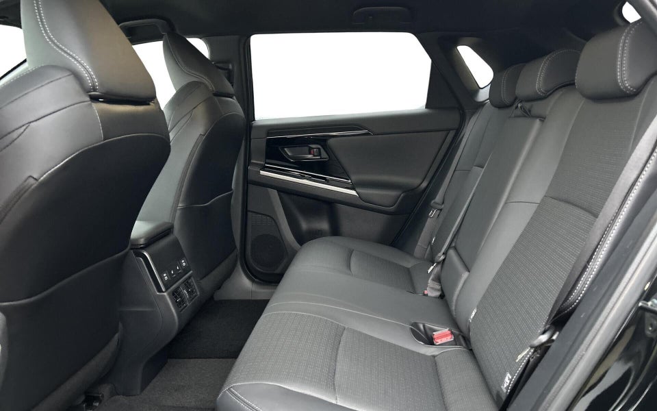 Toyota bZ4X Executive 5d