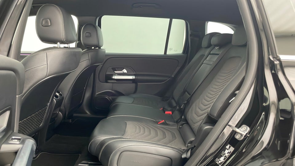 Mercedes EQB300 4Matic 5d