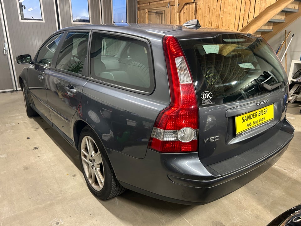 Volvo V50 1,8 Kinetic 5d