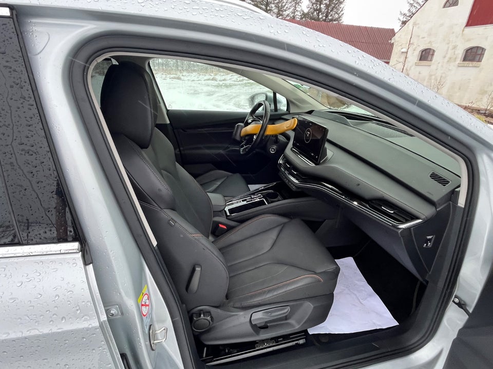 Skoda Enyaq 80 iV Suite 5d