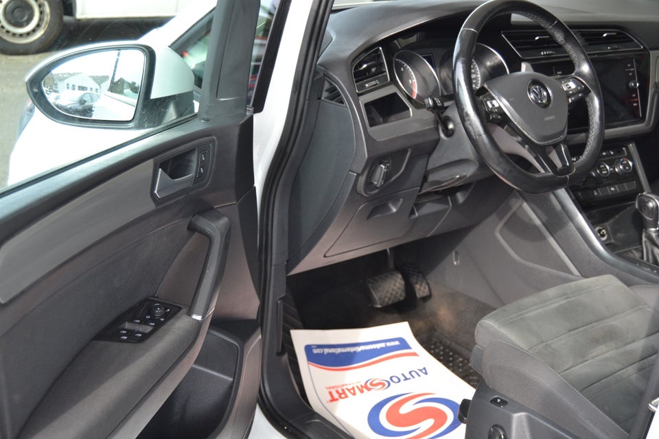 VW Touran 1,6 TDi 115 Highline DSG Van 5d