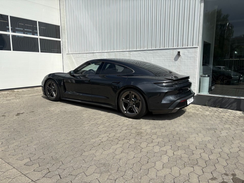 Porsche Taycan Turbo Performance+ 4d