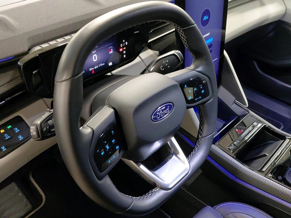 Ford Explorer 79 Premium Extended Range AWD 5d