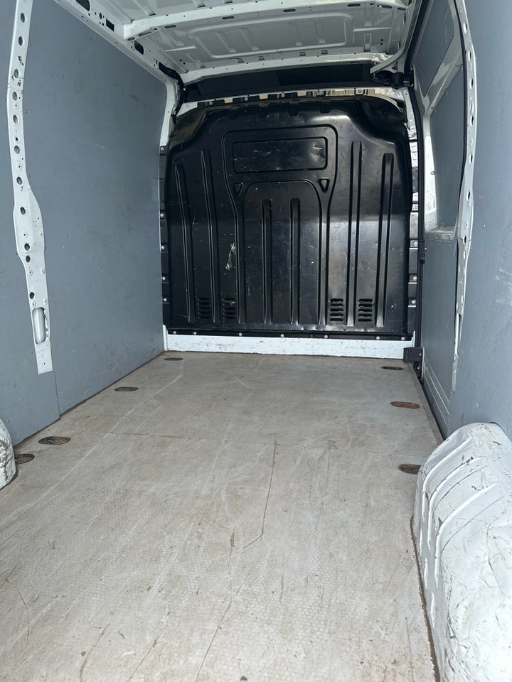 Renault Master III T35 2,3 dCi 170 L2H2 Kassevogn