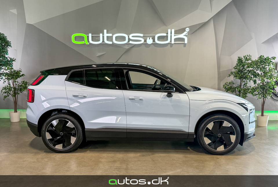Volvo EX30 Extended Range Ultra 5d