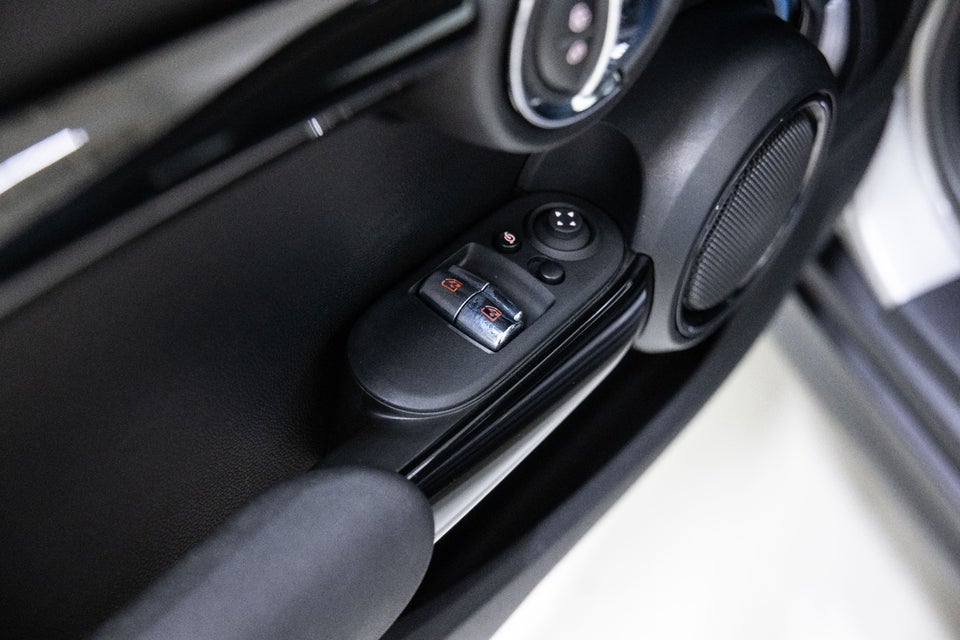 MINI Cooper SE Classic 3d