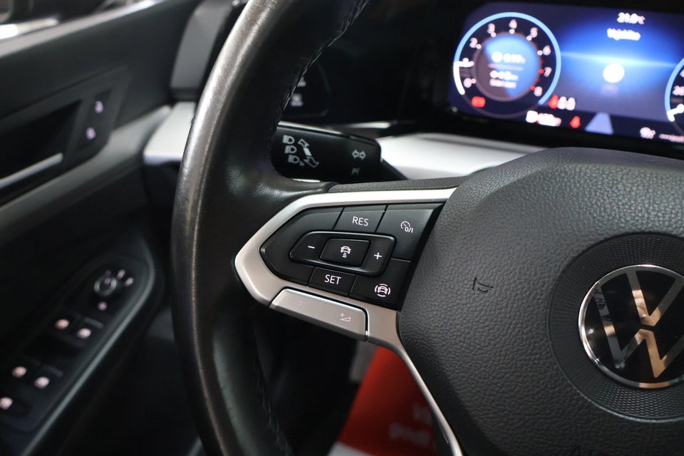 VW Golf VIII 1,5 TSi 130 Life 5d