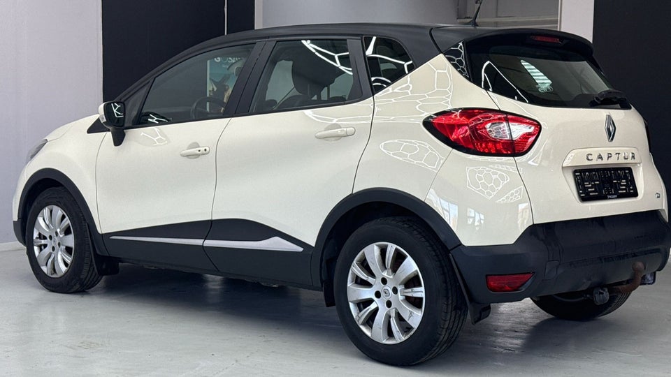 Renault Captur 0,9 TCe 90 Expression 5d