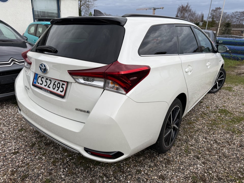 Toyota Auris 1,8 Hybrid Premium Touring Sports CVT 5d