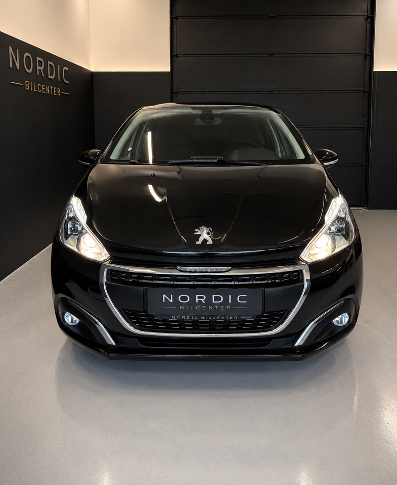 Peugeot 208 1,2 PureTech 110 Signature Sky 5d
