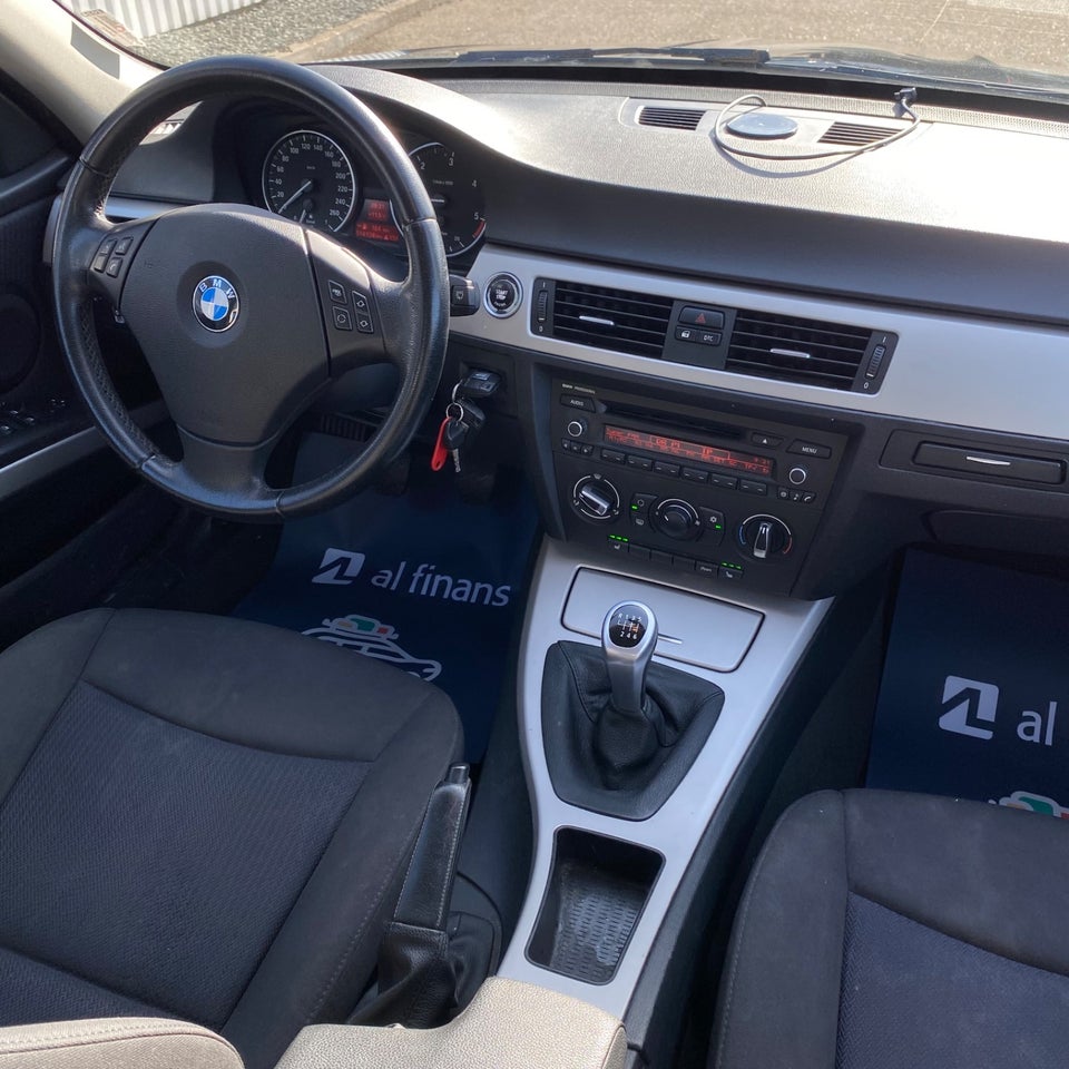 BMW 320d 2,0 Touring 5d