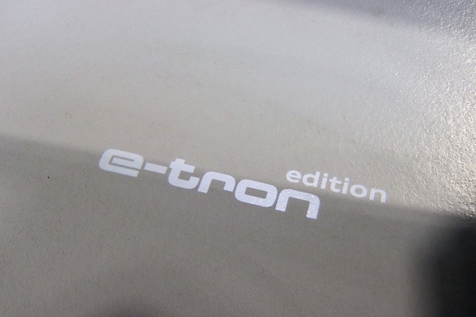 Audi Q8 e-tron 55 S-line quattro 5d