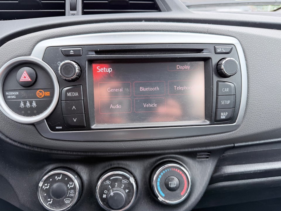 Toyota Yaris 1,3 VVT-i T2 5d