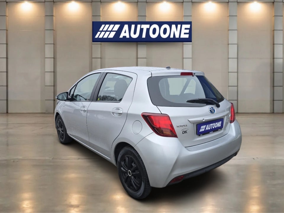 Toyota Yaris 1,5 Hybrid H1 e-CVT 5d