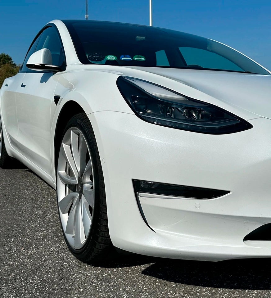 Tesla Model 3 Long Range AWD 4d