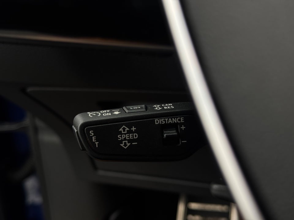 Audi Q8 e-tron 55 S-line quattro 5d