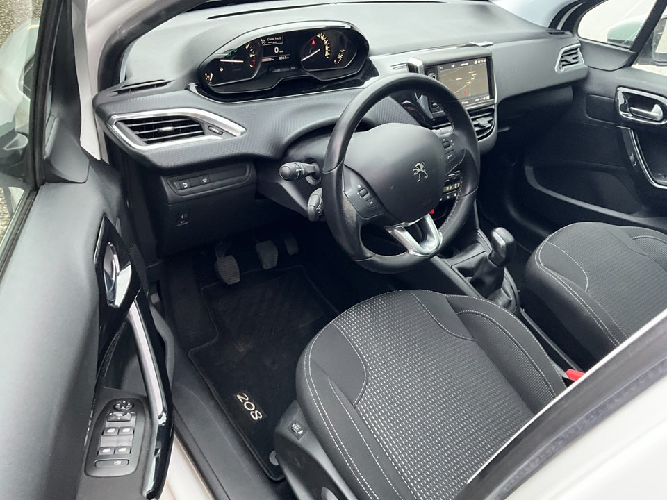 Peugeot 208 1,2 PureTech 82 Prestige 5d