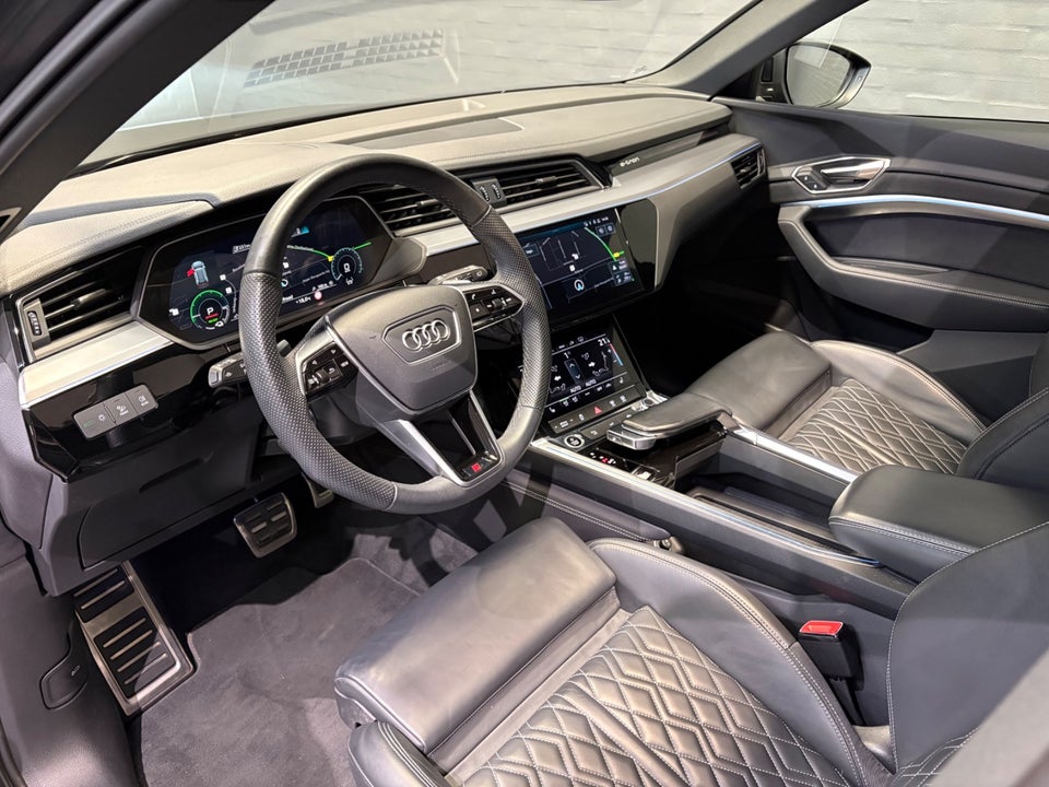 Audi Q8 e-tron 55 S-line quattro 5d