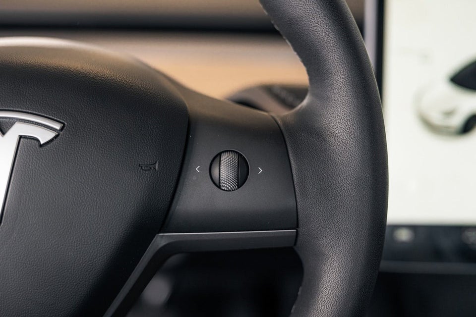 Tesla Model 3 Standard Range+ RWD 4d