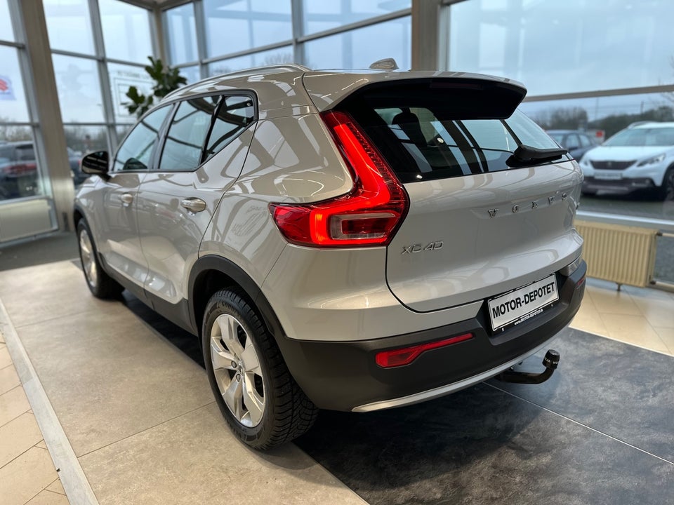 Volvo XC40 1,5 T3 163 Momentum aut. 5d