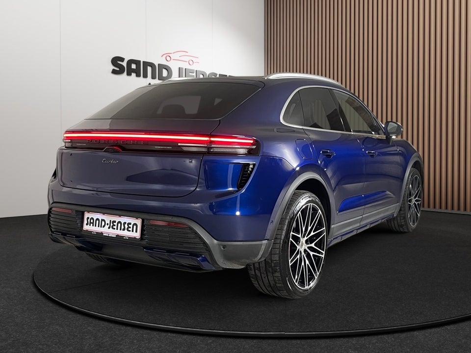 Porsche Macan Turbo 5d