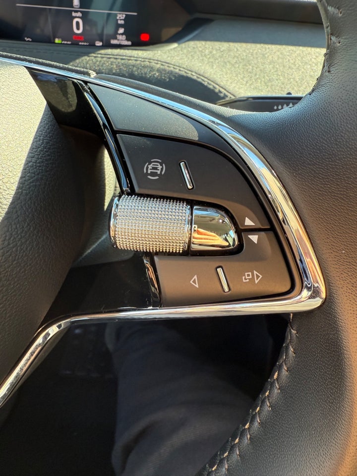 Skoda Enyaq 50 iV Loft 5d