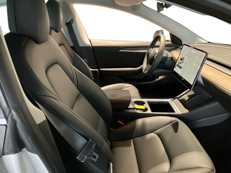 Tesla Model 3 Long Range AWD 4d