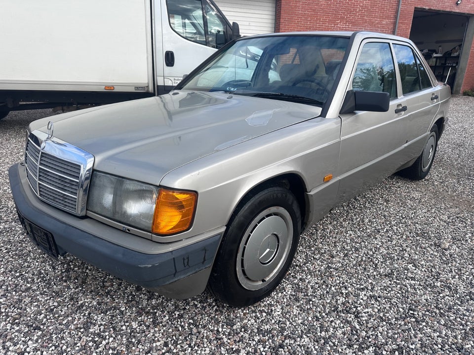 Mercedes 190 E 1,8 Sportline aut. 4d