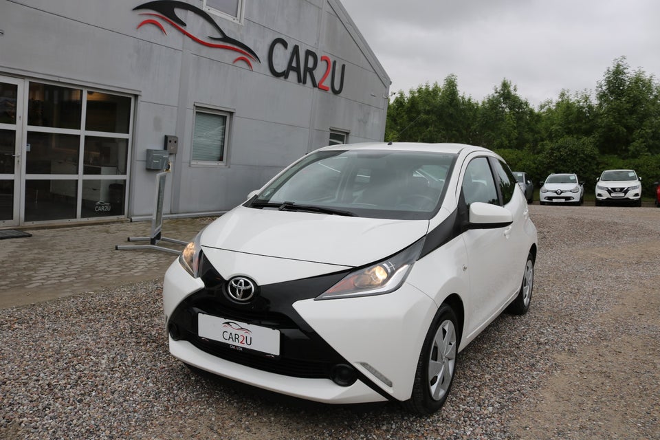 Toyota Aygo 1,0 VVT-i x-play x-touch 5d