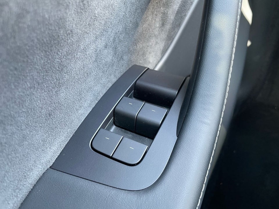 Tesla Model Y Long Range AWD 5d