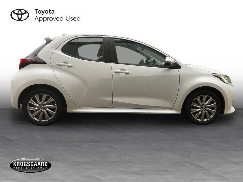 Toyota Yaris 1,5 Hybrid Active Tech e-CVT 5d