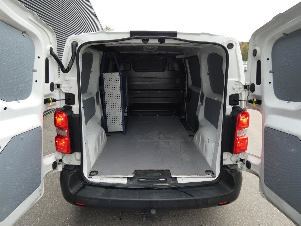 Toyota ProAce 1,6 D 95 Medium Base 5d