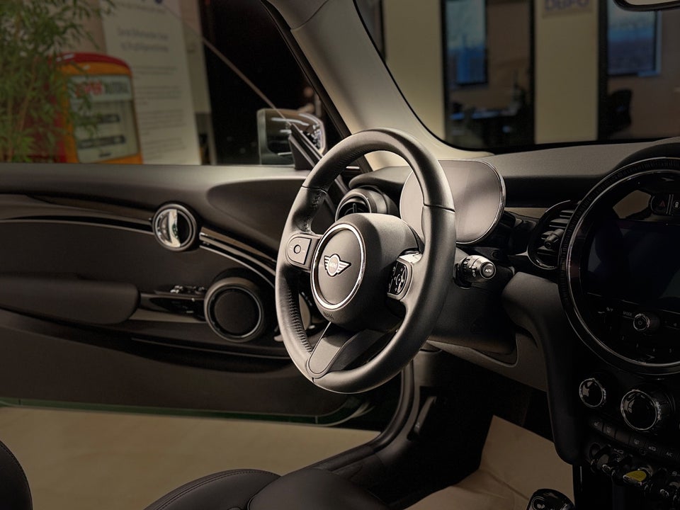 MINI Cooper SE Classic Trim 3d