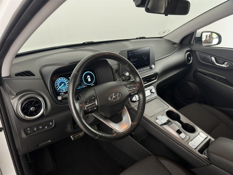 Hyundai Kona 64 EV Essential 5d