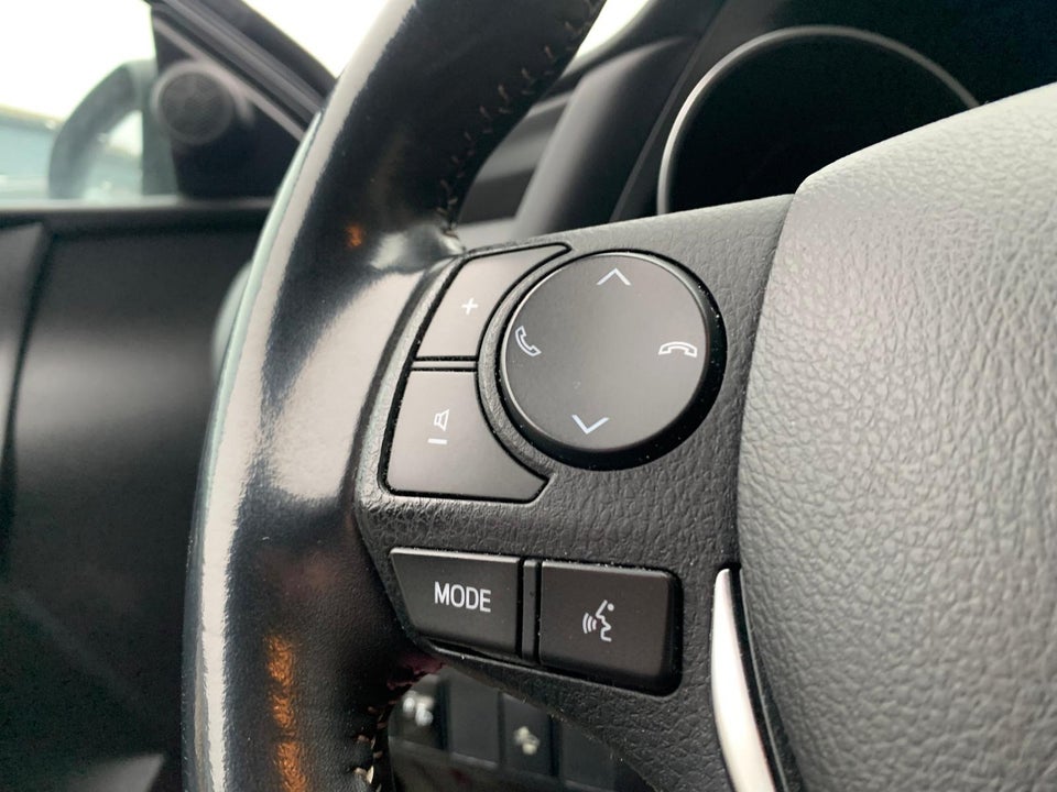 Toyota Auris 1,8 Hybrid Style Touring Sports CVT 5d