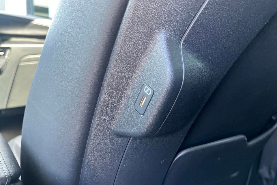 Kia Niro 64 EV Premium 5d
