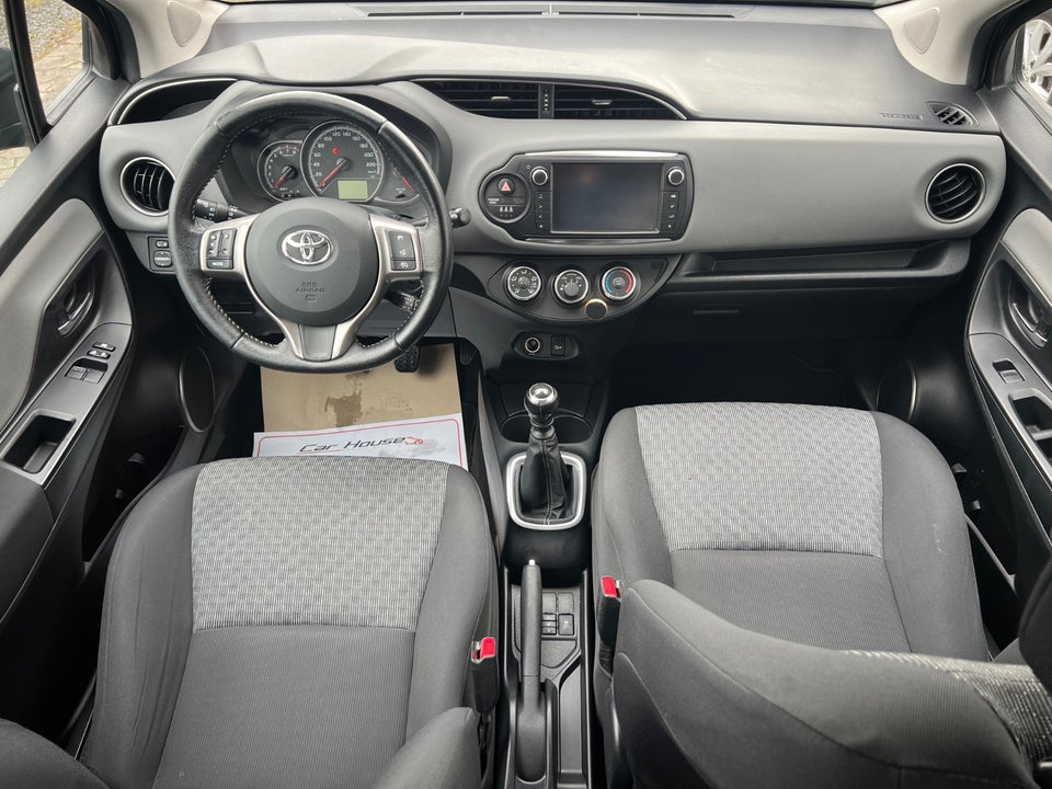 Toyota Yaris 1,3 VVT-i T2 Komfort 5d