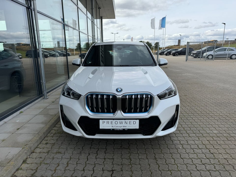 BMW iX1 xDrive30 M-Sport 5d