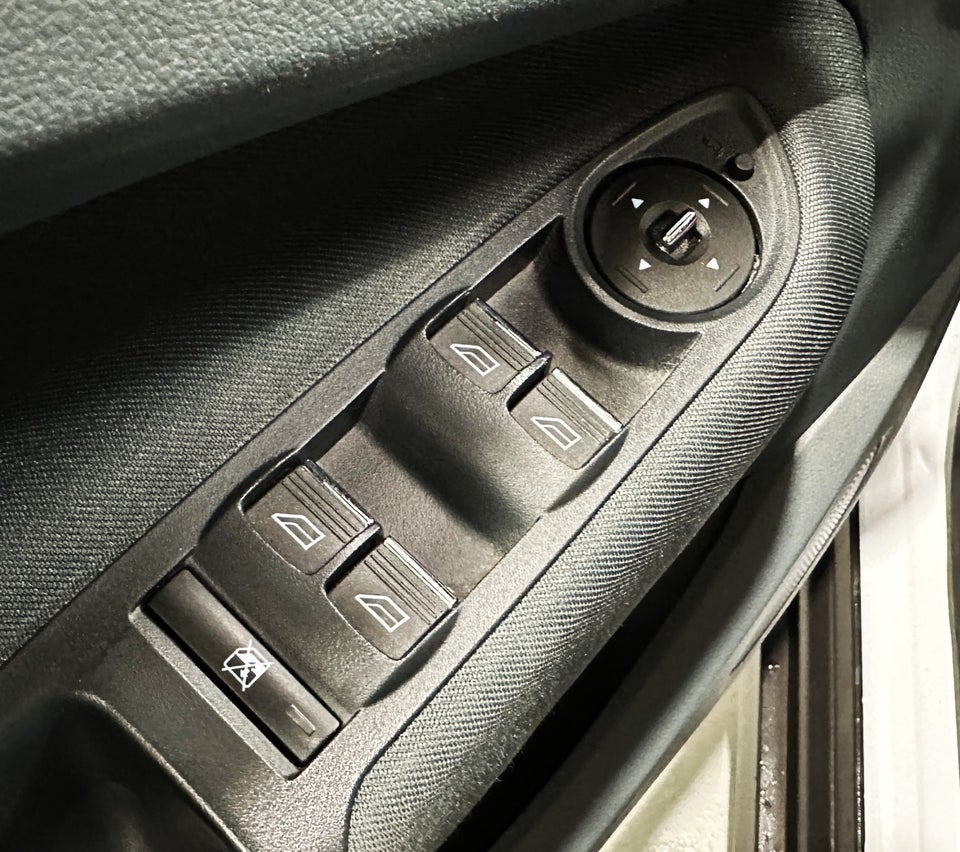 Ford C-MAX 1,0 SCTi 100 Titanium 5d