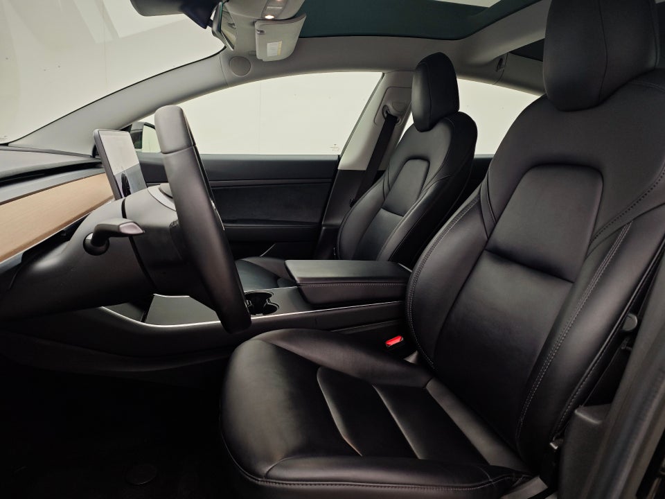 Tesla Model 3 Standard Range+ RWD 4d