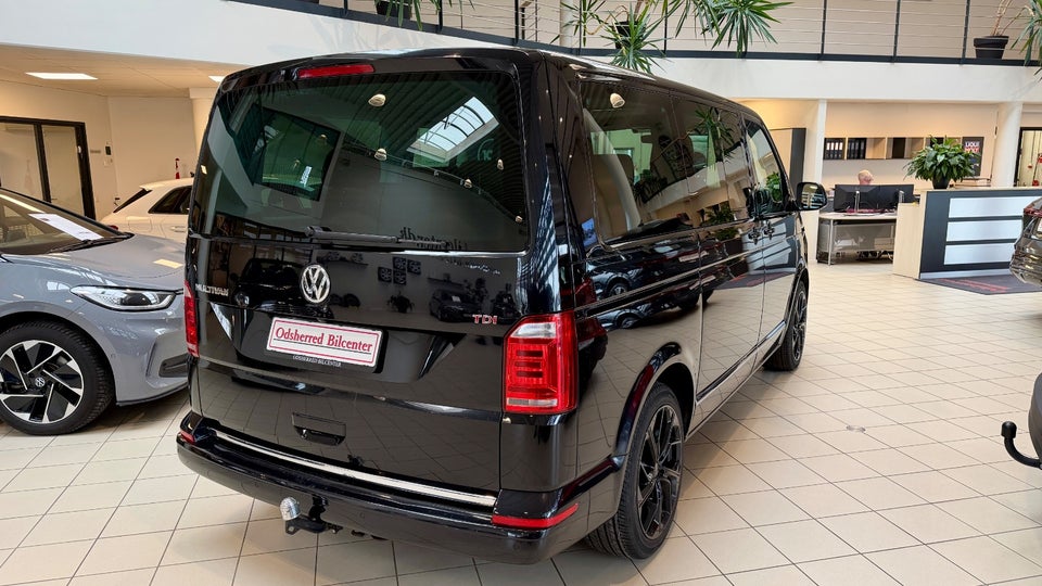 VW Multivan 2,0 TDi 204 Highline DSG kort