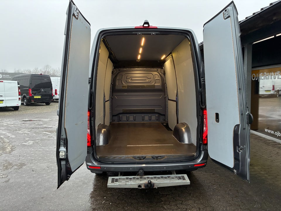 Mercedes Sprinter 319 3,0 CDi A2 Kassevogn aut. RWD