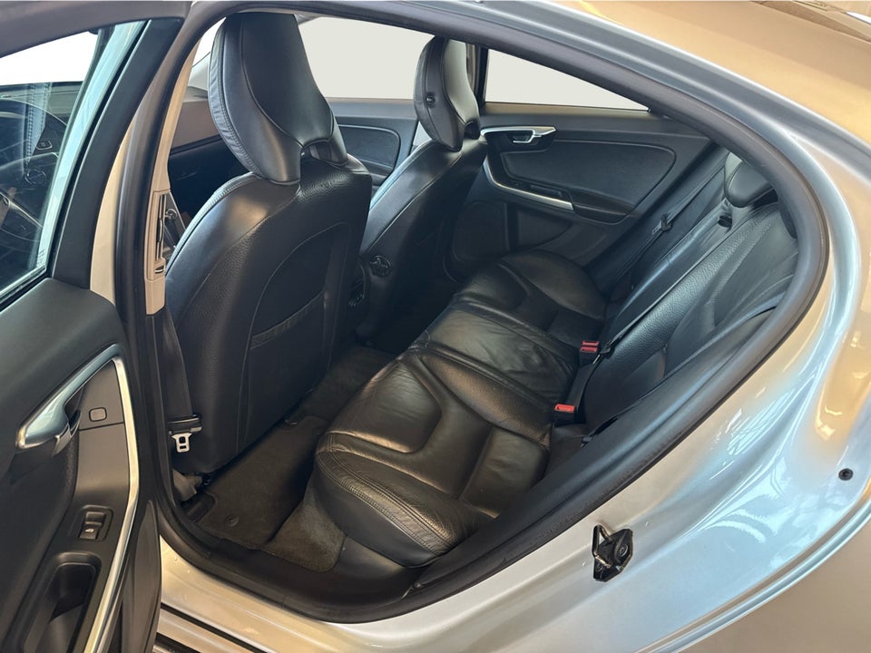 Volvo S60 2,0 T5 240 Summum aut. 4d