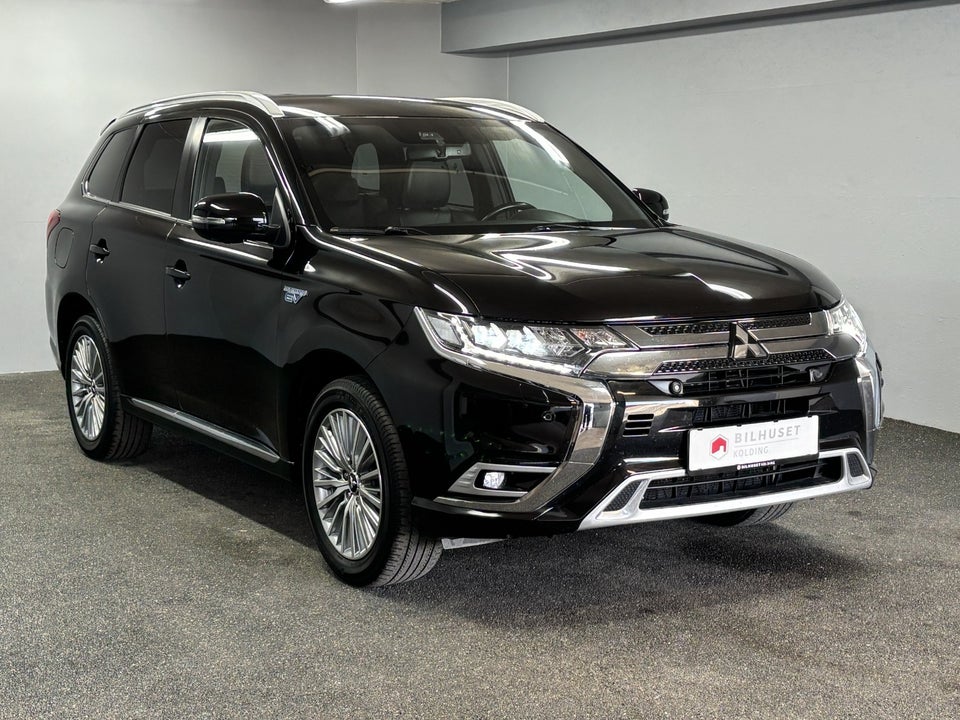 Mitsubishi Outlander 2,4 PHEV Instyle CVT 4WD 5d